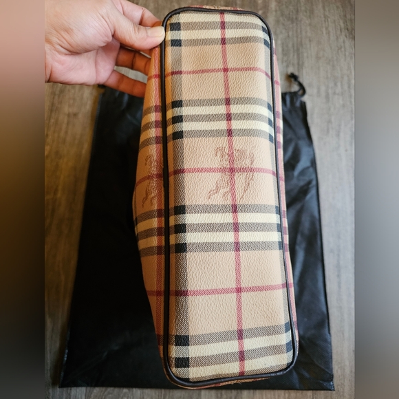Burberry handbag medium size - Picture 4 of 9